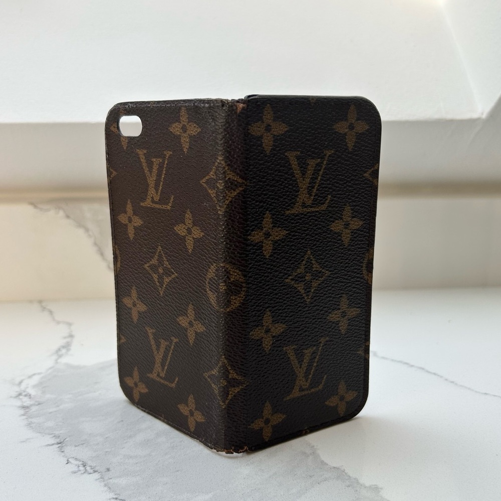 Louis Vuitton iPhone 6 Monogram Folio Phone Case - Picture 3 of 7